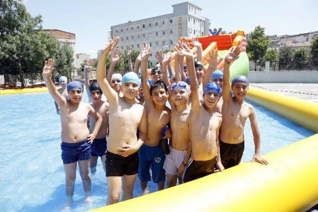 Portatif Havuzlarda Yaz Eğlencesi Başladı