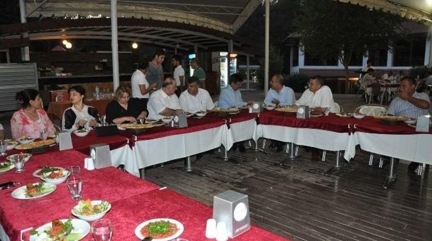 Y&uuml;zbaşı Sadık Tatar&rsquo;a Veda Yemeği