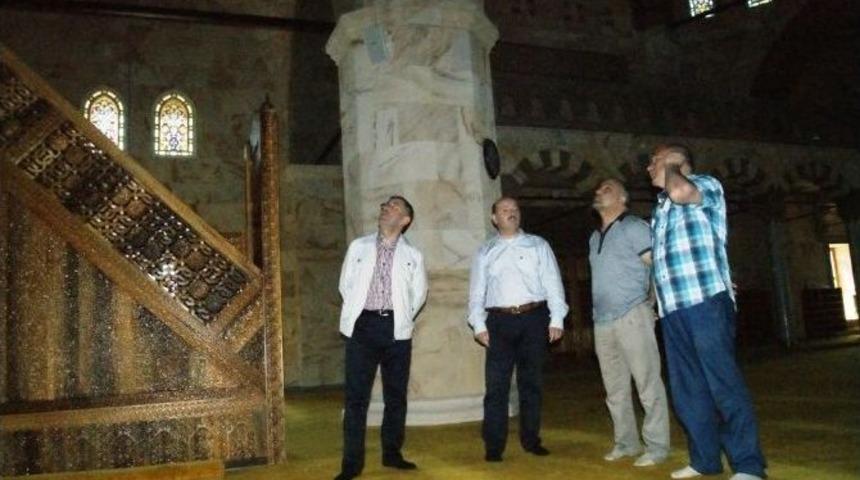 Camiler Şehrinden Gelip, Yeşil Cami&rsquo;ye Hayran Kaldı