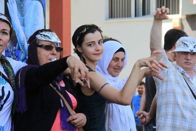 Türkülere Başlayan Protesto Başladığı Gibi Bitmedi