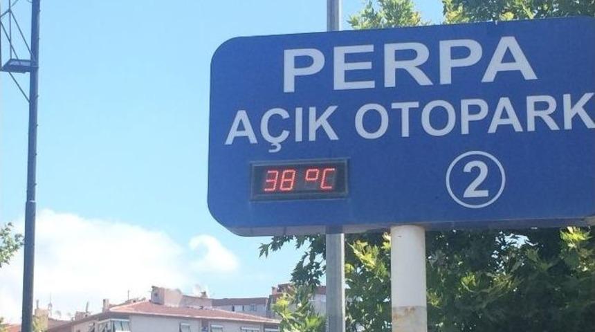 İstanbul&rsquo;da Termometreler 38 Dereceyi G&ouml;rd&uuml;