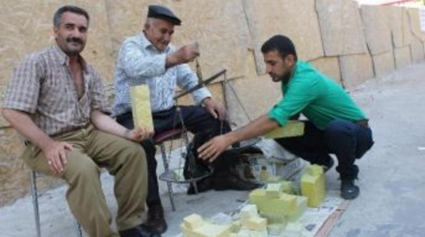 50 Yıldır Hem Kullanıyor Hem Satıyor