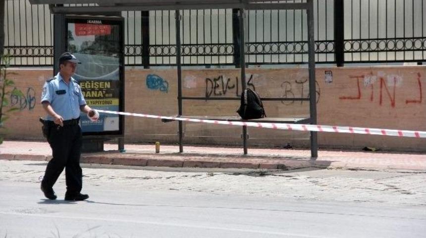 Adana&rsquo;da &Ccedil;ifte Ş&uuml;pheli &Ccedil;anta Paniği