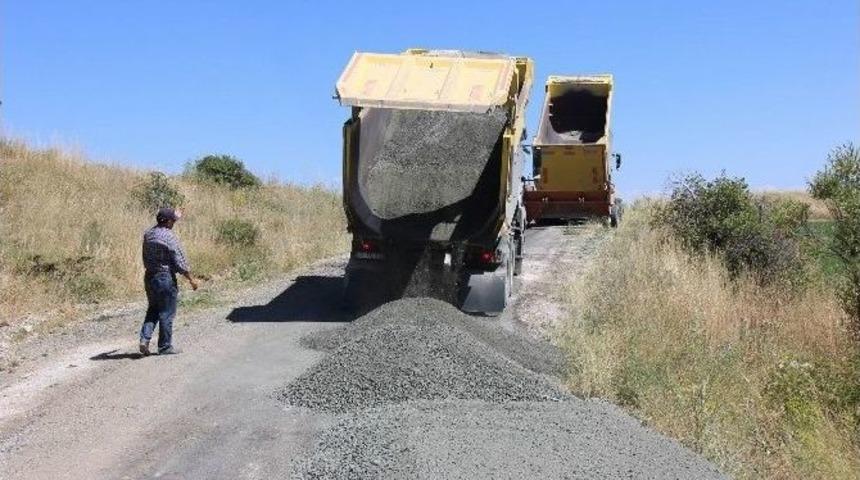 İmranlı İl&ccedil;esinde Altyapı &Ccedil;alışmaları Devam Ediyor