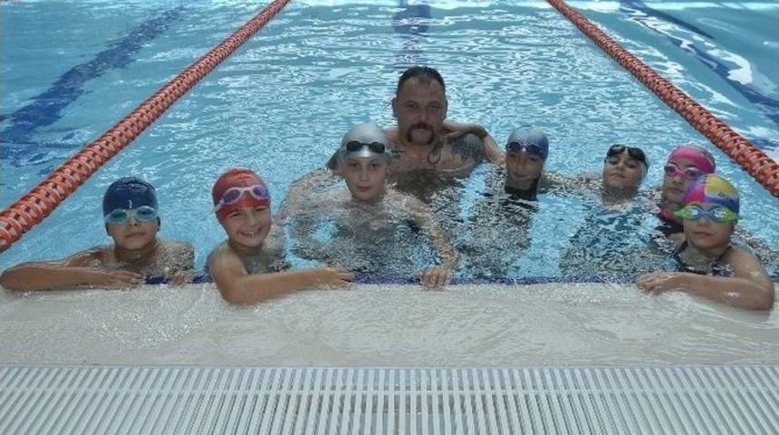 Tepebaşı&rsquo;nda Su Sporları Eğitimleri S&uuml;r&uuml;yor