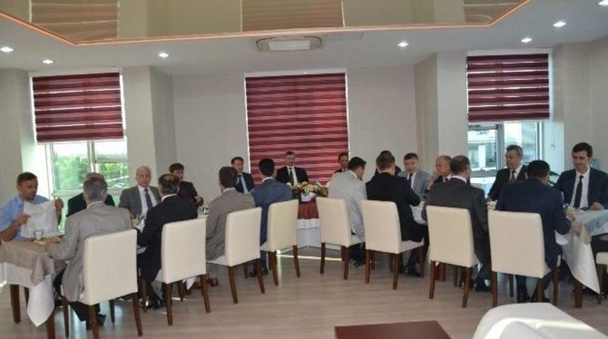 Tayinleri &Ccedil;ıkan Kaymakam Ve Vali Yardımcılarına Veda Yemeği D&uuml;zenlendi