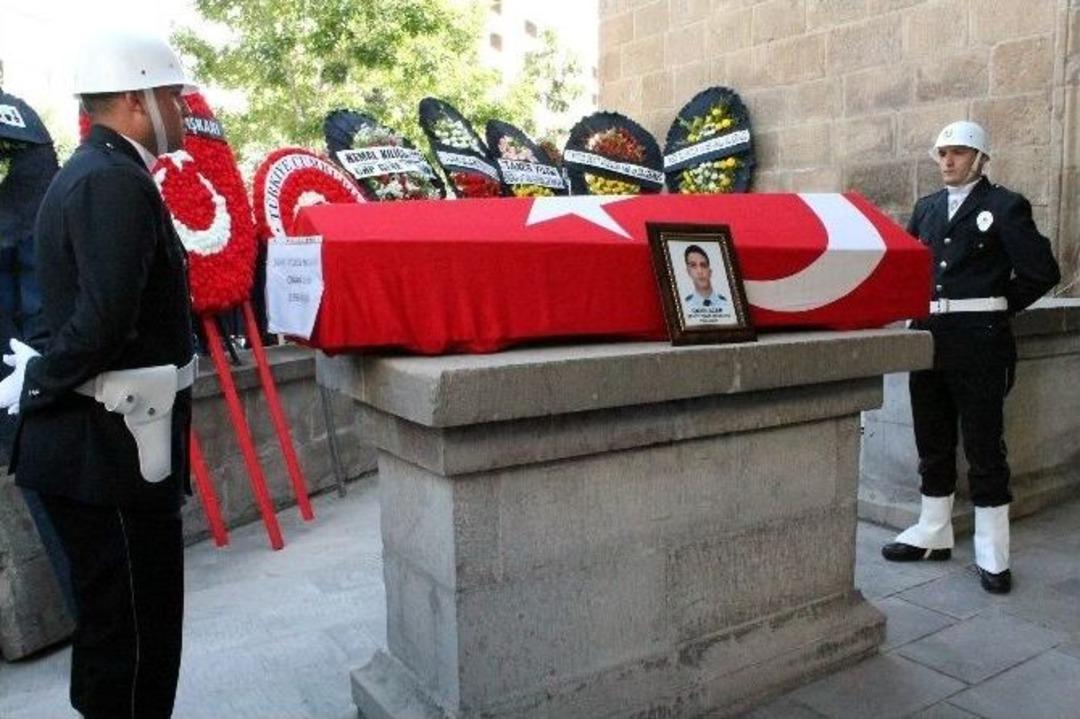 Niğdeli Şehit Polis Dualarla Uğurlandı