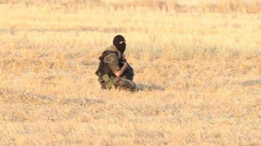 Suriye'nin Işid Kontrol&uuml;ndeki B&ouml;lgeden Karakola Ateş: 1 Şehit, 2 Yaralı (3)