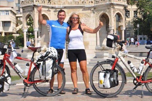 Alman Çift, Bisikletli Gezilerini İzmir'de Noktaladı