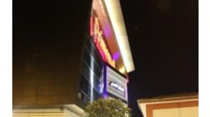 Avm&rsquo;de Bombalı Saldırı İddiası Emniyeti Harekete Ge&ccedil;irdi