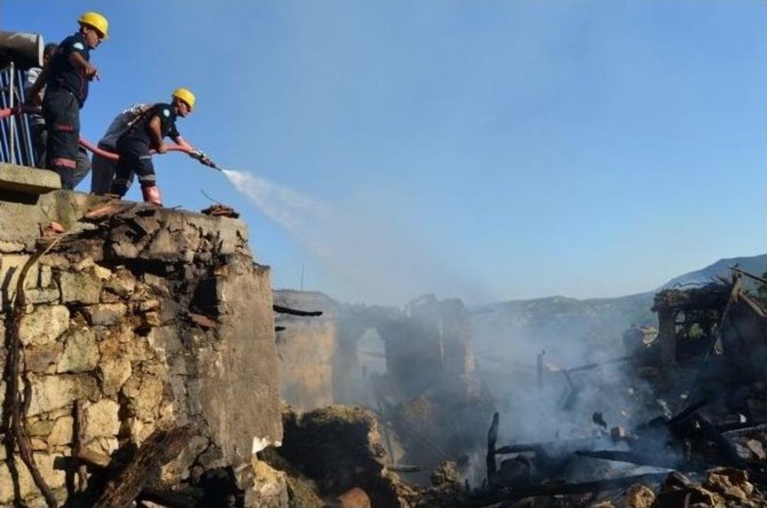 Selendi&rsquo;de Korkutan Yangın