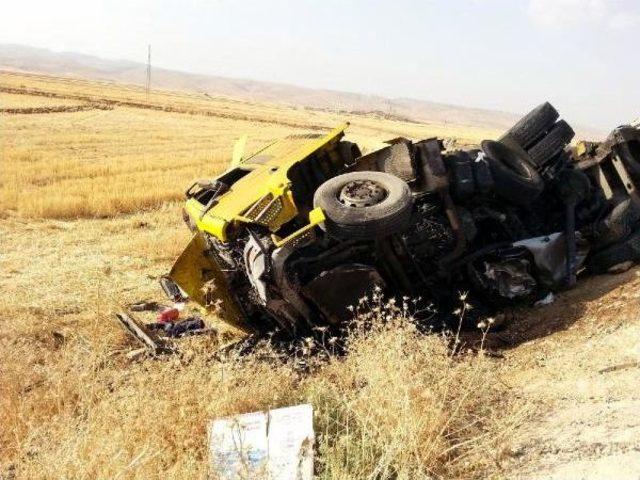 Nusaybin'de Ham Petrol Yüklü Tanker Devrildi: 1 Yaralı