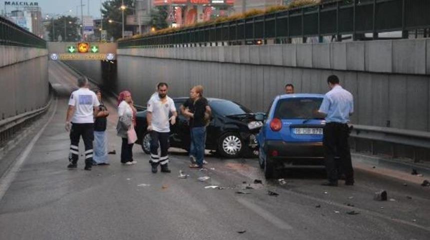 Bursa'da Zincirleme Kaza: 3 Yaralı