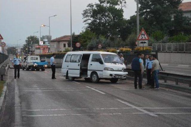 Bursa'da Zincirleme Kaza: 3 Yaralı