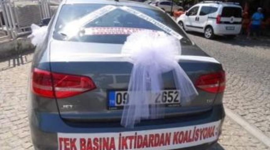 Aydınlı Damadın Siyasi Esprisi Okuyanları G&uuml;l&uuml;msetti