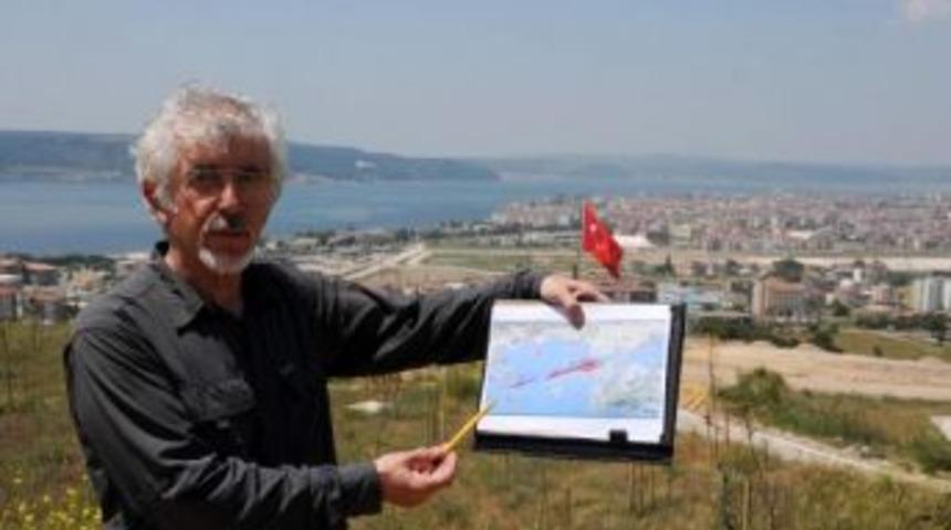 &Ccedil;anakkale 4.8 Ve 4.3 B&uuml;y&uuml;kl&uuml;ğ&uuml;nde Depremlerle Sarsıldı (2)