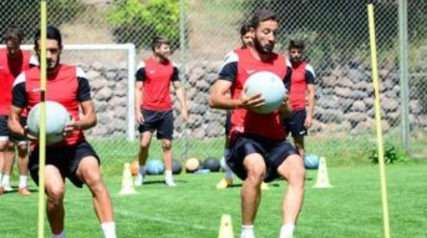 Denizlispor G&uuml;&ccedil; Depoluyor