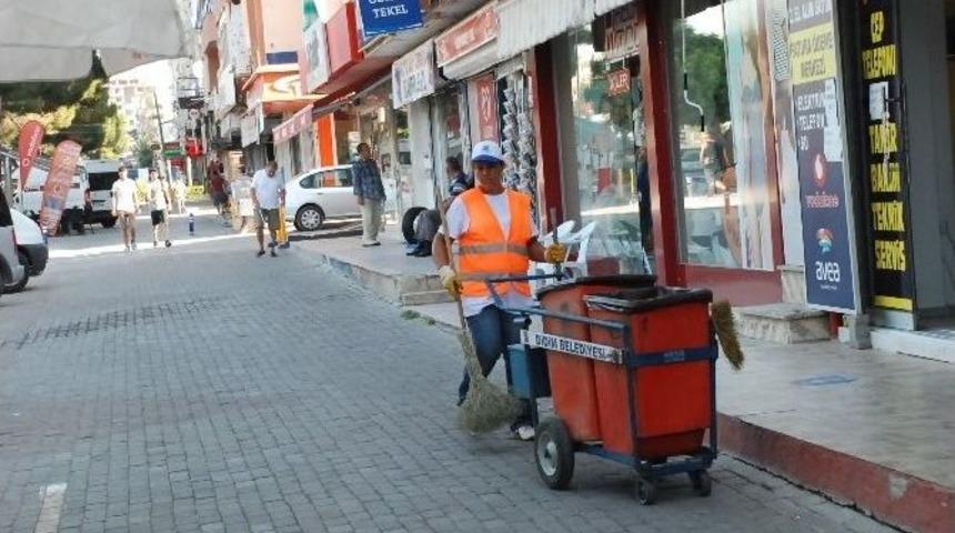 Didim Sokaklarına Kadın Eli Değiyor