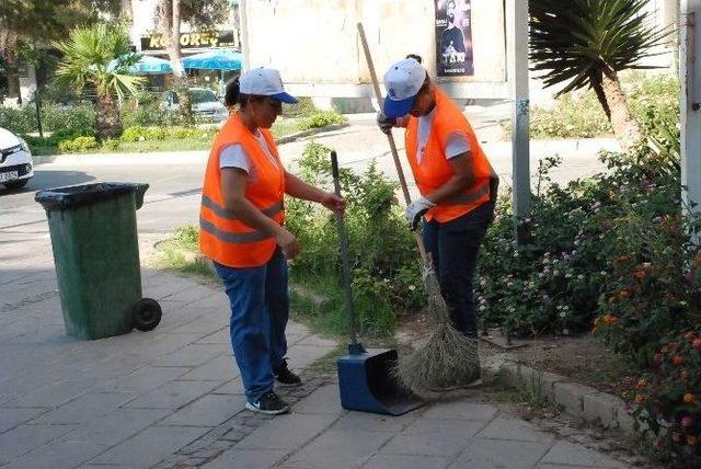 Didim Sokaklarına Kadın Eli Değiyor