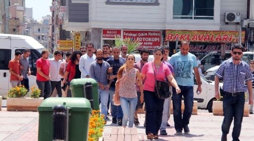 Mersin&rsquo;de Ter&ouml;r Operasyonu: 13 G&ouml;zaltı