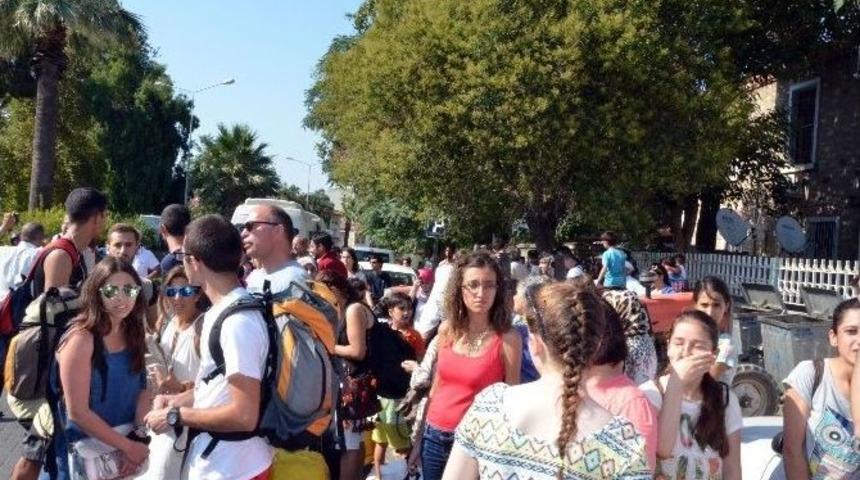 Klima Sistemi Arızalanınca Yolcular İmdat Frenini &Ccedil;ekti