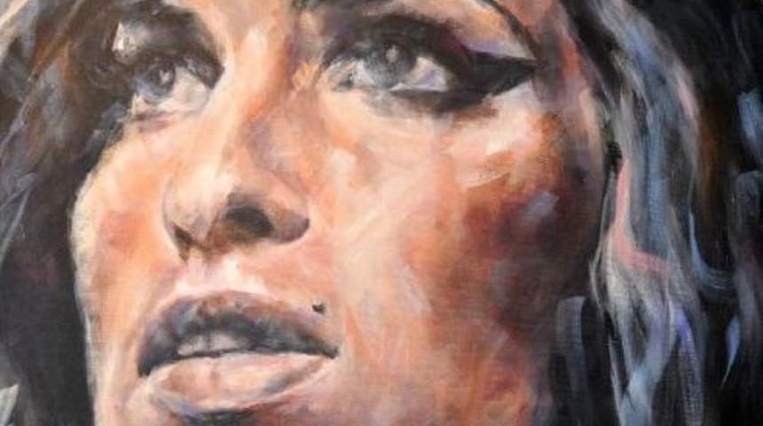 Turkey&rsquo;S Resort Town Remembers Amy Winehouse With An Exhibition