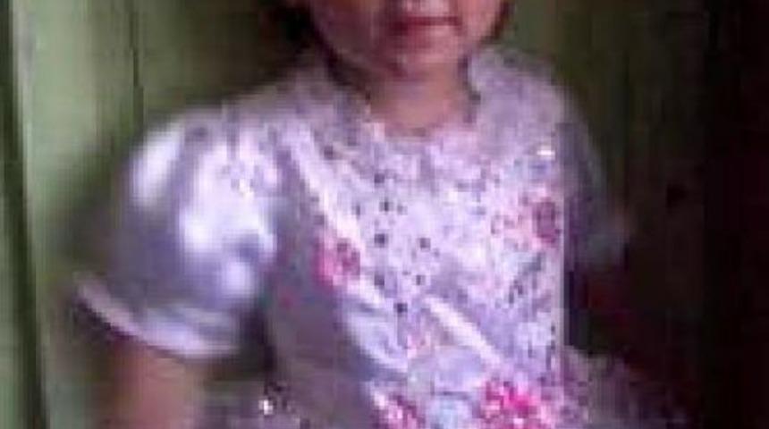 Yangında &Ouml;len K&uuml;&ccedil;&uuml;k Zeynep Toprağa Verildi