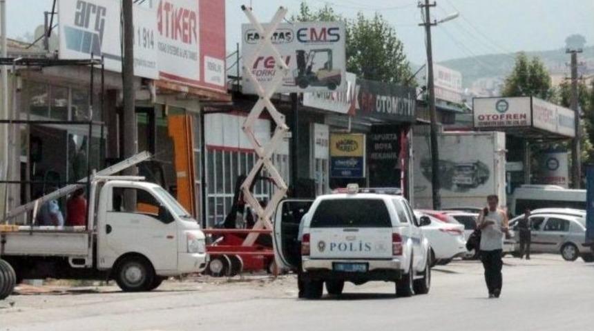 Forkliftin Sepeti İle Birlikte 10 Metreden Yere &Ccedil;akıldı