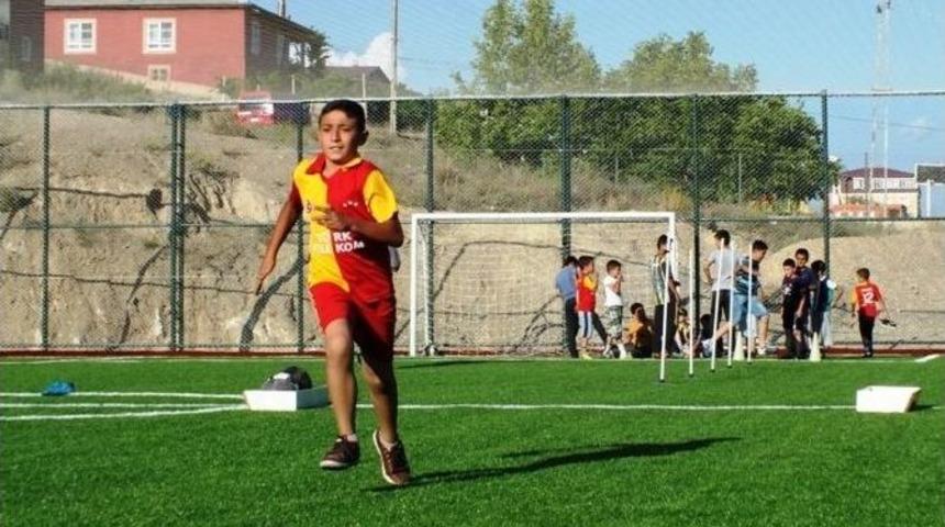 Hasangazi K&ouml;y&uuml;nde Yaz Futbol Kursları Başladı