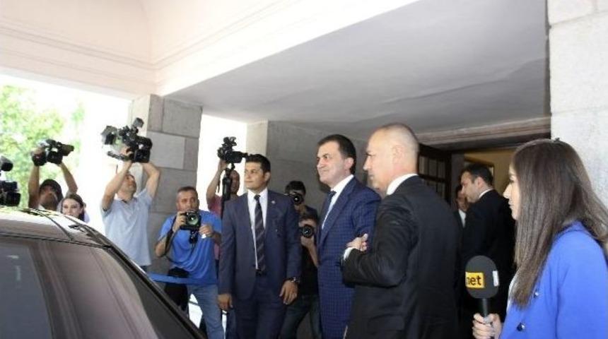 Ak Parti Ve Chp Heyetlerinin G&ouml;r&uuml;şmesi Başladı