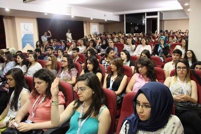 Mülteci Çocuklar Ve Travmatik Çocuğa Yaklaşım Konferansı