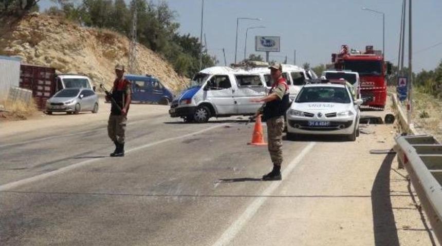 Suriyelileri Taşıyan Minib&uuml;s Kaza Yaptı: 1 &Ouml;l&uuml;, 15 Yaralı