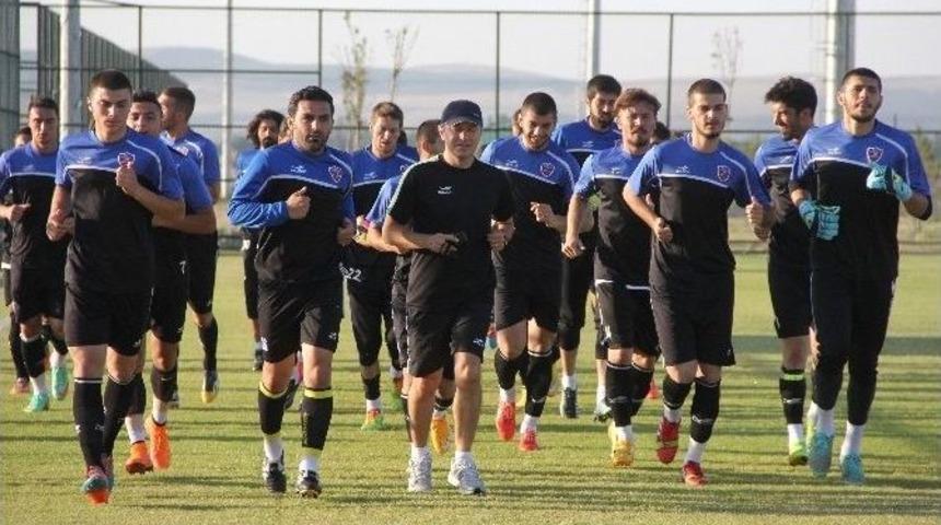 Karab&uuml;kspor&rsquo;da 2. Etap Kamp &Ccedil;alışmaları S&uuml;r&uuml;yor