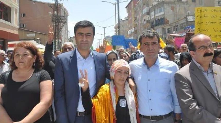 Eğitim- Sen'liler, Suru&ccedil;'ta &Ouml;len &Ouml;ğretmen Aksu I&ccedil;in Y&uuml;r&uuml;d&uuml;