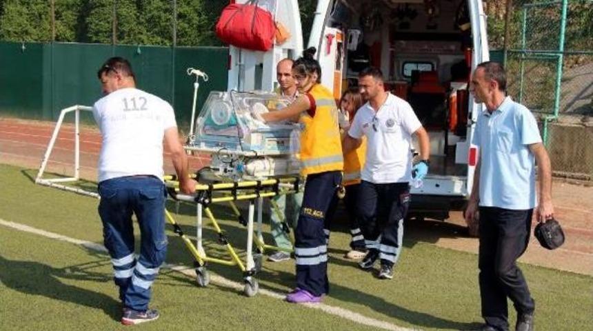 Premat&uuml;re Ikizler Hava Ambulansı Ile Sevk Edildi
