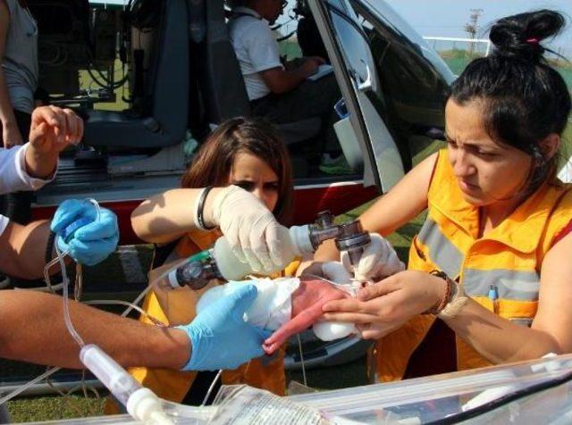 Prematüre Ikizler Hava Ambulansı Ile Sevk Edildi