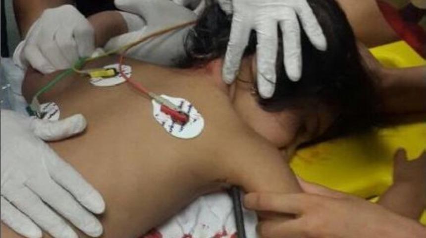 Koltuk Altından Girip Boynundan &Ccedil;ıkan Demirle Hastaneye G&ouml;t&uuml;r&uuml;ld&uuml;