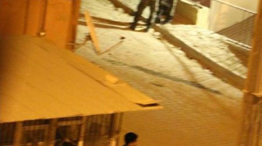 Şemdinli'de Polise Saldırı: 2 Polis Yaralı