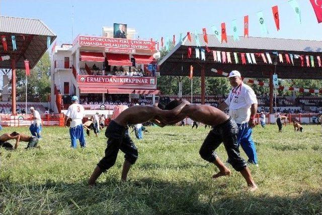 Kırkpınar Pehlivanları, 2015 Kırkpınar Yağlı Güreşleri’nin İkinci Günü Er Meydanına Çıktı