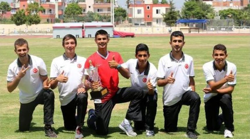 Mersinli Liseli Atletler, &Ccedil;in'de D&uuml;nya Şampiyonu Oldu