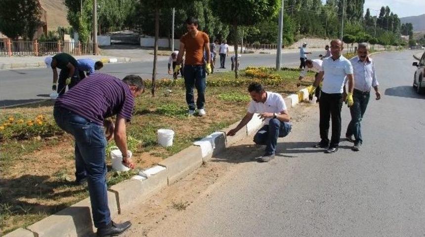 Bitlis Belediyesinden &Ccedil;evre D&uuml;zenlemesi &Ccedil;alışmaları