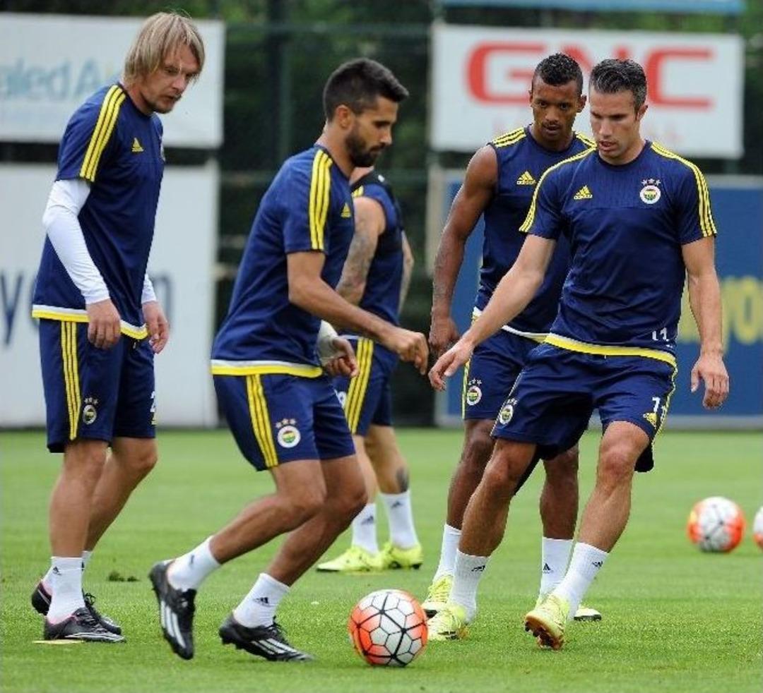 Robın Van Persıe Takımla &Ccedil;alıştı