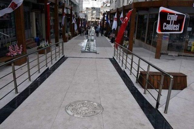 İzmir Caddesi Aliağa’ya Hayat Veriyor