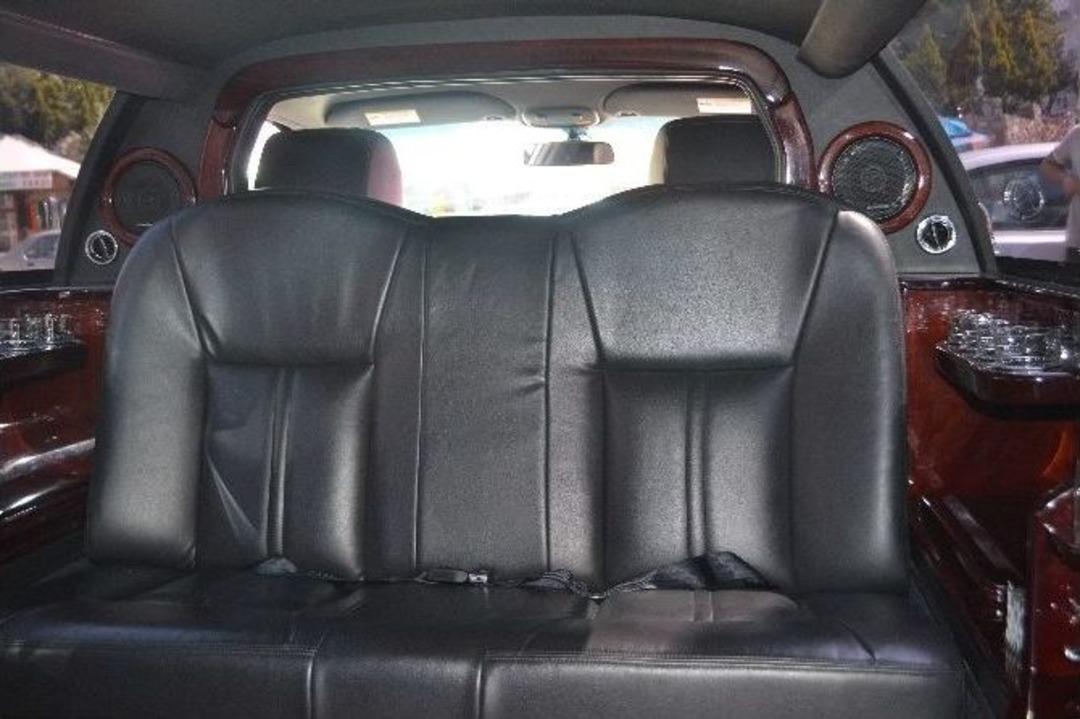 Evlenecek &Ccedil;ift Limuzin Tercih Edince