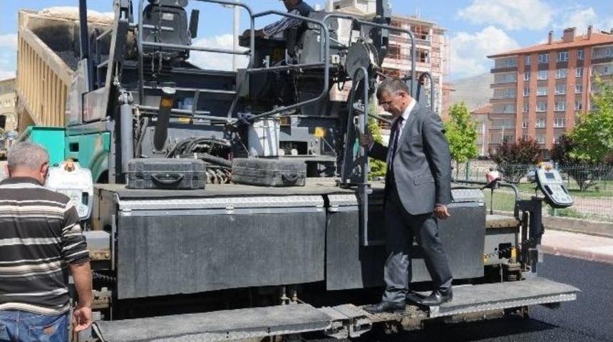 Asfalt &Ccedil;alışmaları Hızla Devam Ediyor