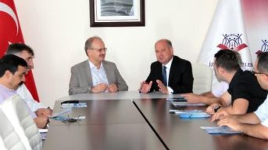 &Uuml;niversite &Ouml;ğrencilerine Hem Tecr&uuml;be Hem Cep Har&ccedil;lığı