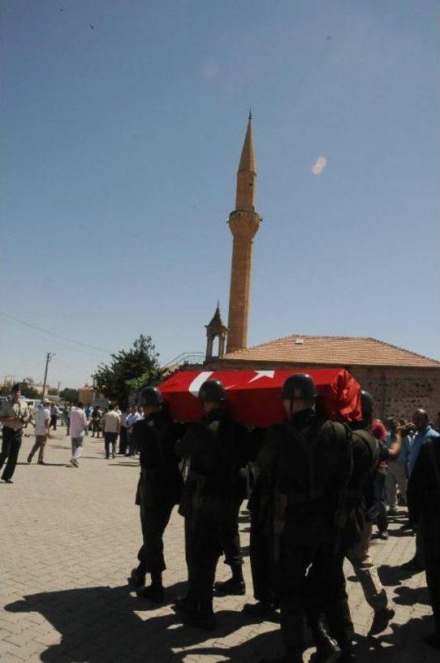 İzinde Başından Vurularak Öldürülen Asker Toprağa Verildi