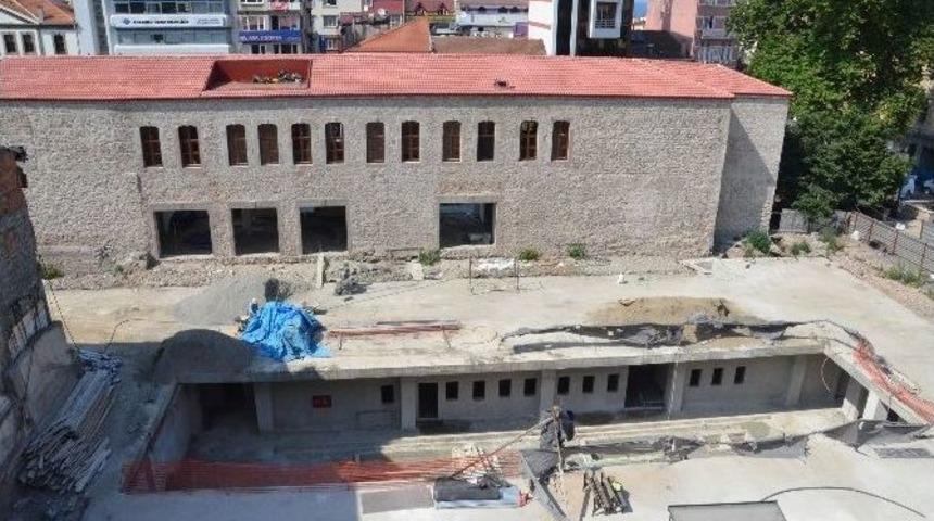 Meydan Parkı İkinci Etap &Ccedil;alışmaları Devam Ediyor