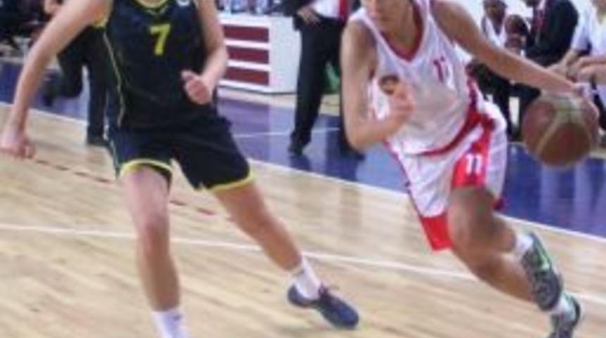 &Ouml;zlem &Ouml;zt&uuml;rk, Yalova Vip&rsquo;te Kaldı