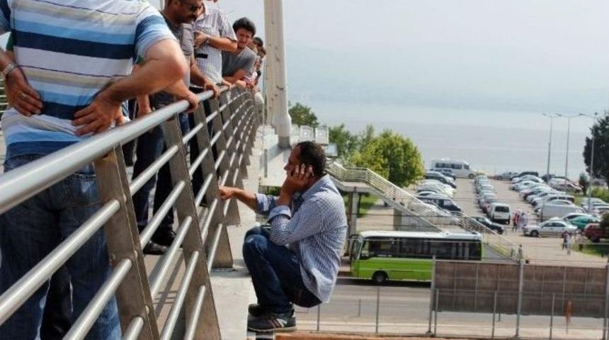 Eşi Tarafından Terk Edilince K&ouml;pr&uuml;ye &Ccedil;ıktı